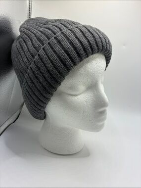 Hot Paws Ribbed Knit Beanie in Charcoal Gray, Full Ultra Soft Fleece Lining. O/S
